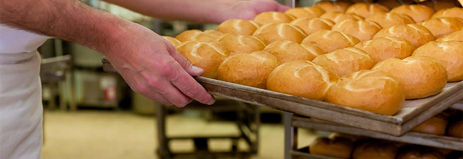 Ovenplaten ontvetten en reinigen